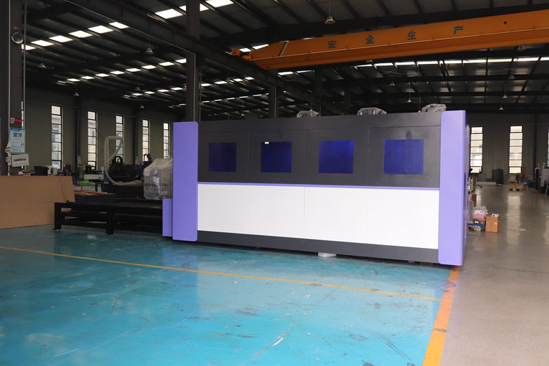 Industrial Fiber Laser Cutting Machine - 工業用ファイバーレーザー金属切断機,交換プラットフォーム,完全密閉型,3015, 6000ワット