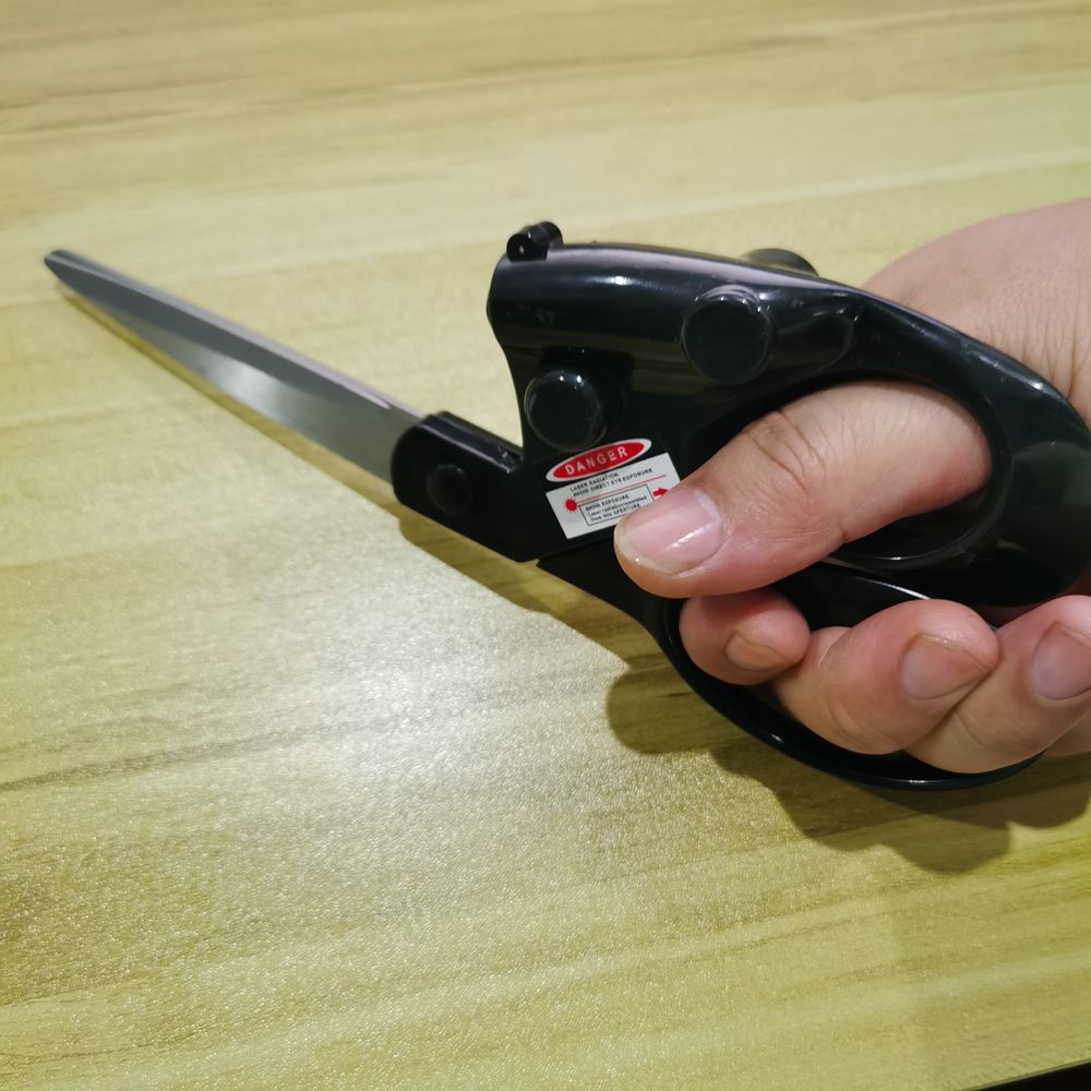 新しいプロ仕様レーザーガイド付きステンレス鋼製はさみ、家庭用 - Industrial Laser Welding のレビューと価格