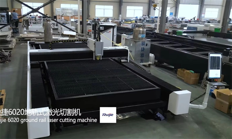 RJ-6020D ファイバーレーザー切断機（板金用）中国メー - Fiber Laser Cutting Machine のレビューと価格