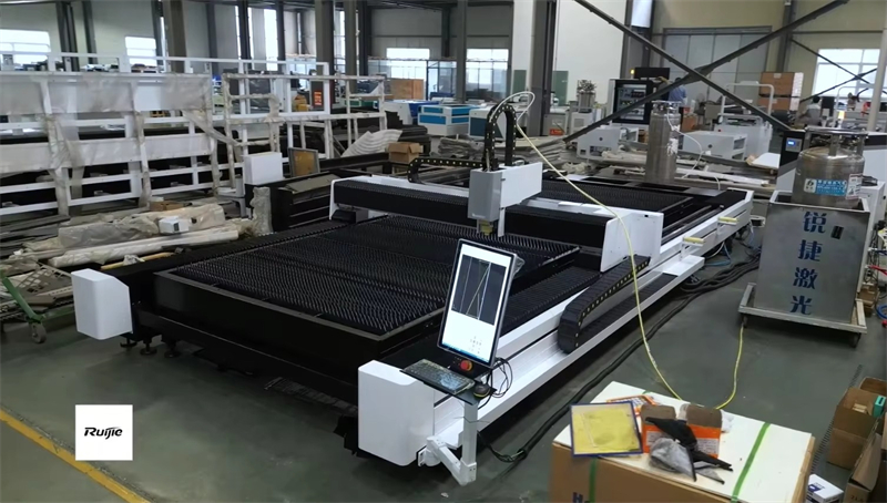 RJ-6020D ファイバーレーザー切断機（板金用）中国メー - Fiber Laser Cutting Machine のレビューと価格