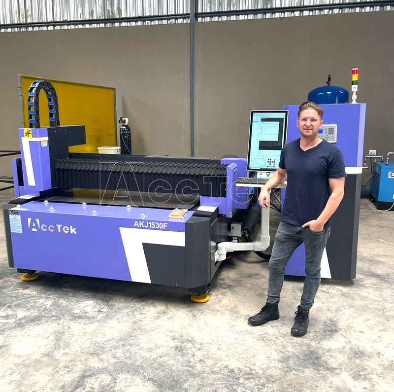 ホットセール CNC ファイバーレーザー切断機 1530 金 - Industrial Laser Cutting Machine のレビューと価格