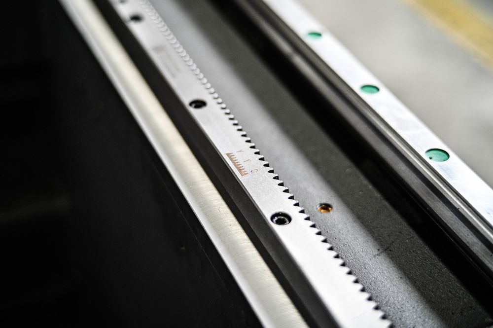 業務用産業用レーザー切断機 ファイバーレーザー切断シート 3 - Industrial Fiber Laser Cutting Machine のレビューと価格