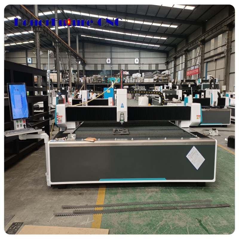 強力なファイバーレーザー切断機回転装置オプションのオートフォ - Industrial Fiber Laser Cutting Machine のレビューと価格