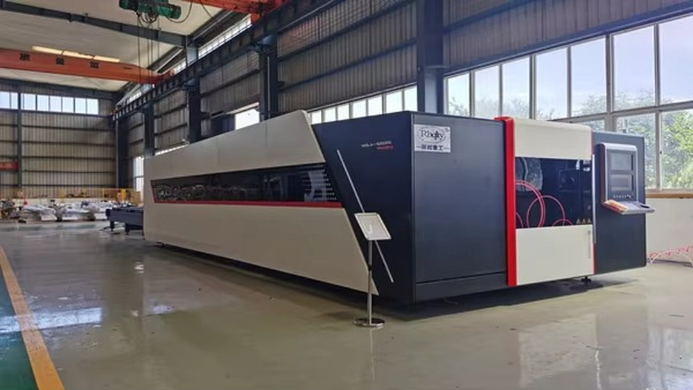 高精度Hiwin＆Cypcut制御の産業用全密閉型CNCファ - Industrial Fiber Laser Cutting Machine のレビューと価格