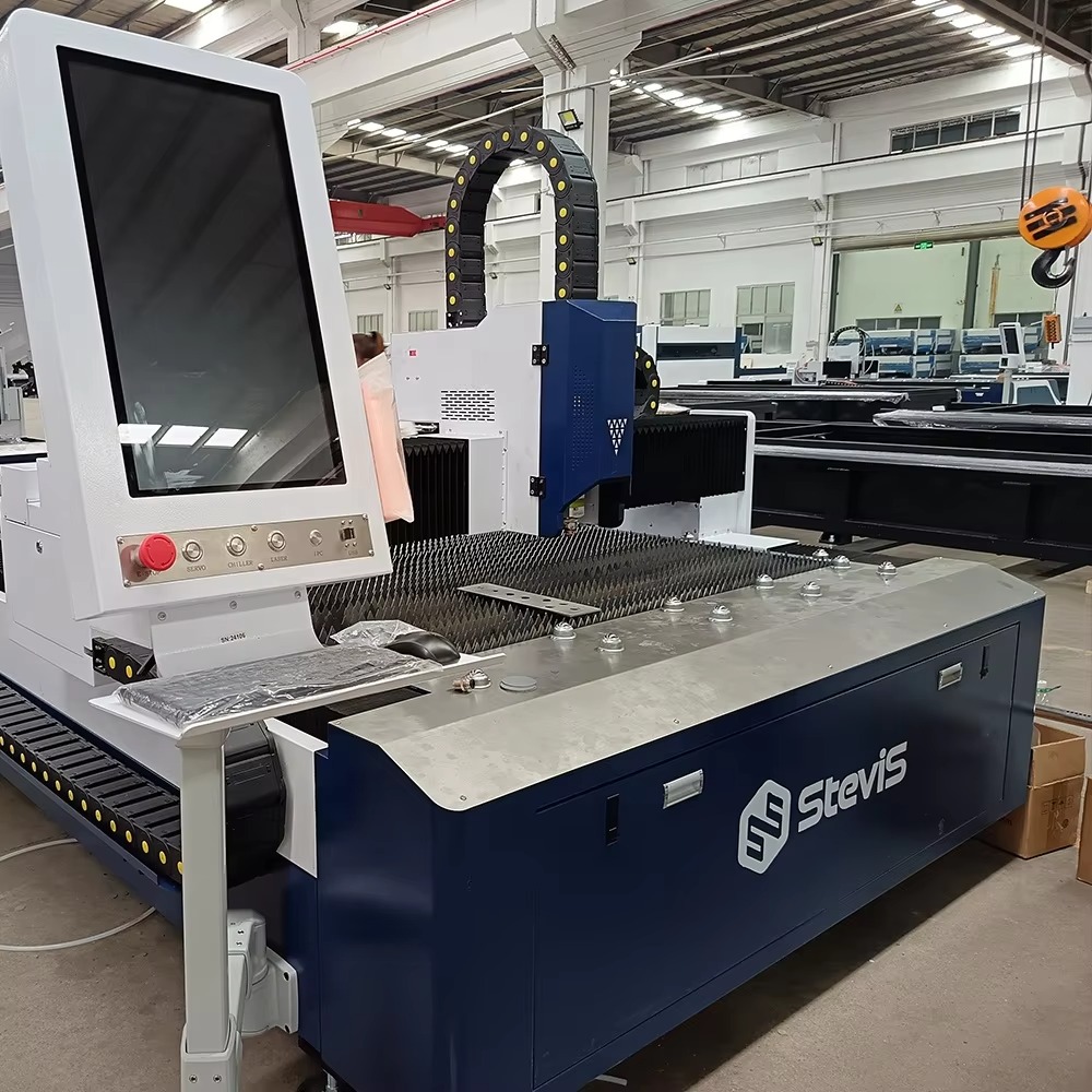 経済的な6kw CNC 1530ファイバーレーザー鋼板切断機 - Industrial Fiber Laser Cutting Machine のレビューと価格